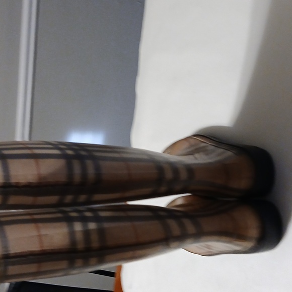 BURBERRY RAIN BOOTS - Picture 4 of 9